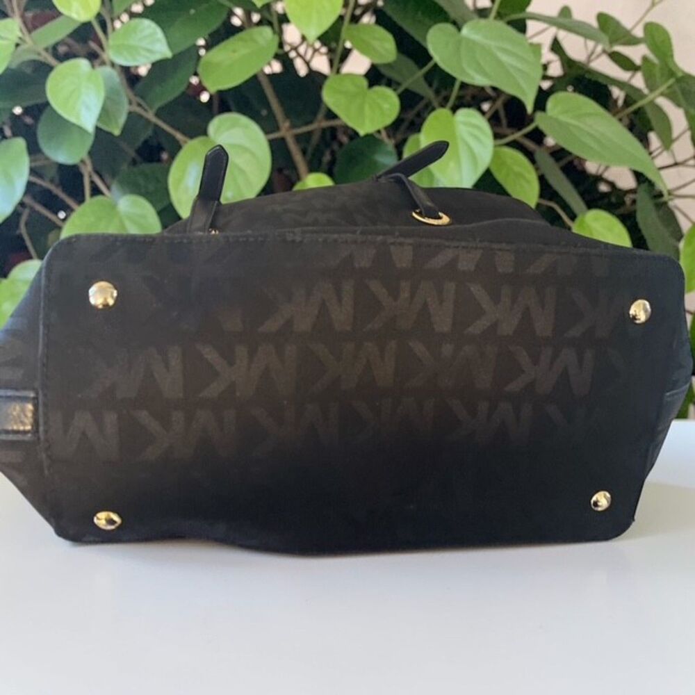 Michael Kors Jet Set Grab Bag Tote - Picture 3 of 3
